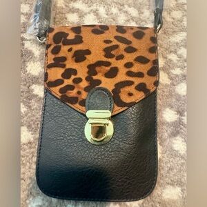 NWT Leopard Touch Screen Crossbody Bag